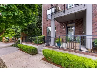 Photo #2: 23077250 Listing