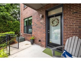 Photo #3: 23077250 Listing