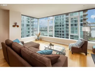 Photo #3: 23077388 Listing