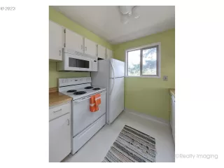 Photo #3: 23079369 Listing