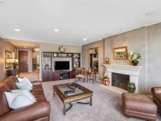 Photo #3: 23079417 Listing