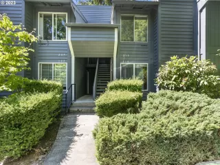 Photo #1: 23079725 Listing