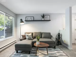 Photo #4: 23079725 Listing