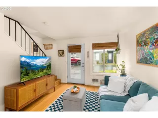 Photo #5: 23080108 Listing 