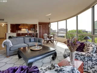 Photo #2: 23080125 Listing 