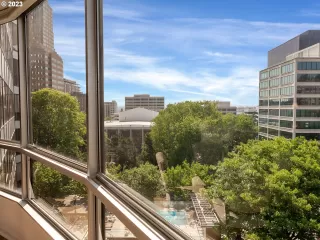 Photo #3: 23080125 Listing 