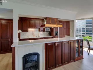 Photo #6: 23080125 Listing 