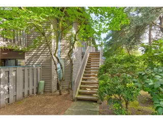 Photo #5: 23080214 Listing