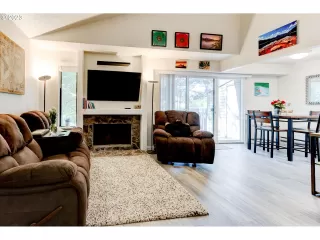 Photo #6: 23080214 Listing