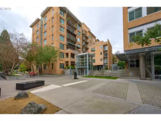 Photo #2: 23080224 Listing