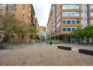 Photo #4: 23080224 Listing