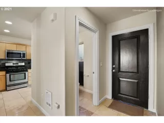 Photo #5: 23082470 Listing