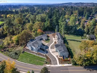 Photo #2: 23082587 Listing