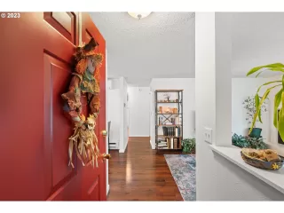 Photo #3: 23082606 Listing 