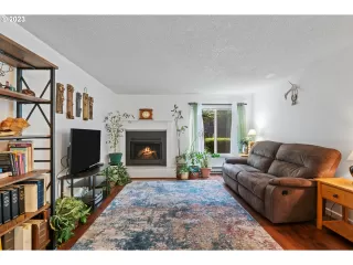 Photo #5: 23082606 Listing 