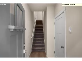 Photo #6: 23082879 Listing