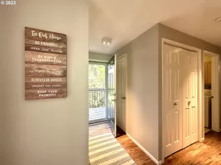 Photo #3: 23083078 Listing