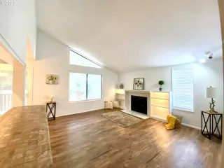 Photo #4: 23083078 Listing