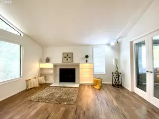 Photo #6: 23083078 Listing