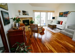 Photo #3: 23084732 Listing