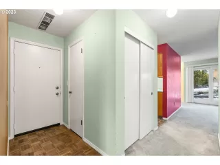 Photo #3: 23086566 Listing