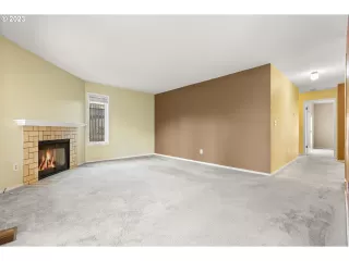 Photo #4: 23086566 Listing