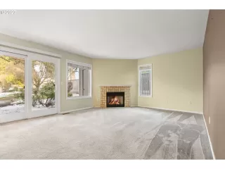 Photo #5: 23086566 Listing