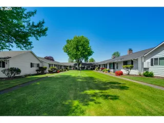 Photo #3: 23087736 Listing