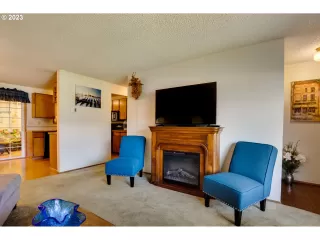 Photo #6: 23087736 Listing