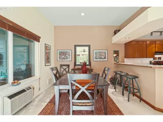 Photo #5: 23088198 Listing