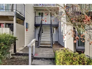 Photo #2: 23088447 Listing