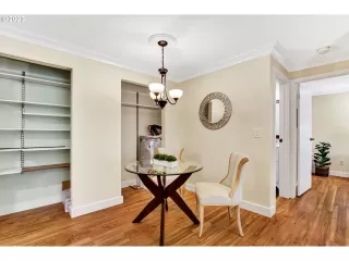 Photo #5: 23088447 Listing