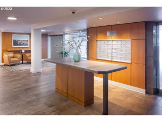 Photo #3: 23088572 Listing