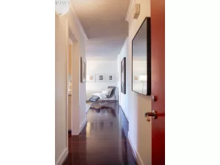 Photo #5: 23088572 Listing