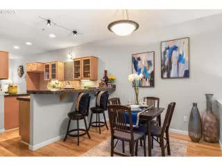 Photo #2: 23089339 Listing