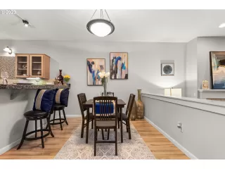 Photo #3: 23089339 Listing