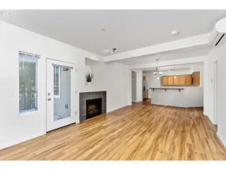 Photo #3: 23089776 Listing 
