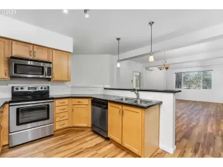 Photo #5: 23089776 Listing 