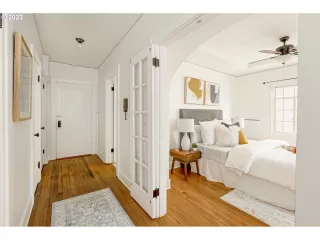 Photo #2: 23089952 Listing