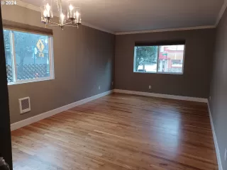 Photo #6: 23090229 Listing