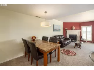 Photo #2: 23090487 Listing