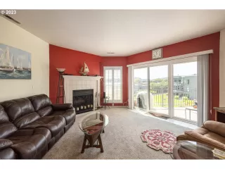 Photo #3: 23090487 Listing