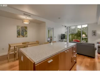 Photo #1: 23091091 Listing 