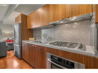 Photo #2: 23091091 Listing 