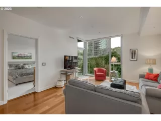 Photo #6: 23091091 Listing 