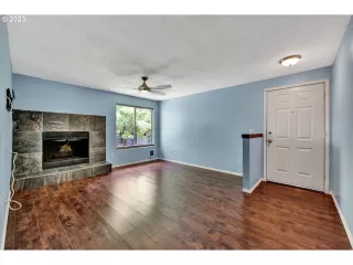 Photo #3: 23091225 Listing 