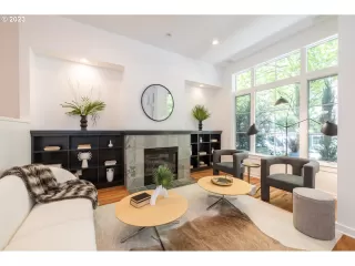 Photo #3: 23091303 Listing