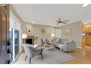 Photo #2: 23091885 Listing 