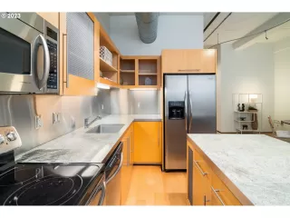 Photo #5: 23092212 Listing 