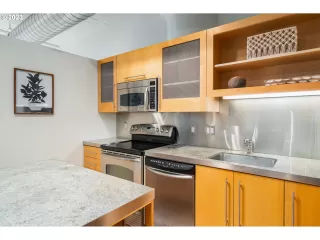 Photo #6: 23092212 Listing 